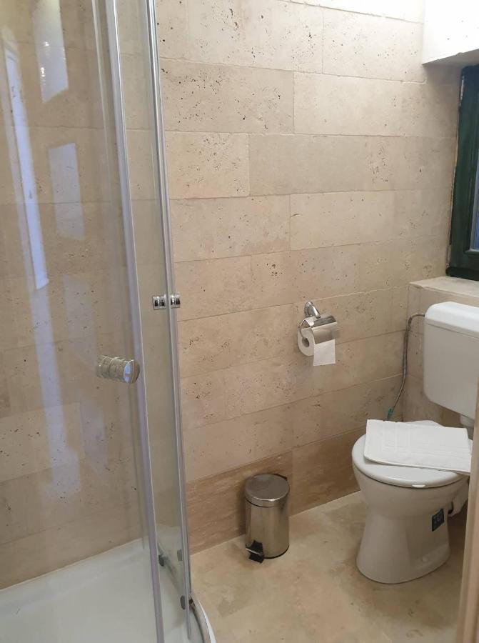 Ejjeli Bagoly Etterem Es Panzio Bed & Breakfast Budapesta Exterior foto